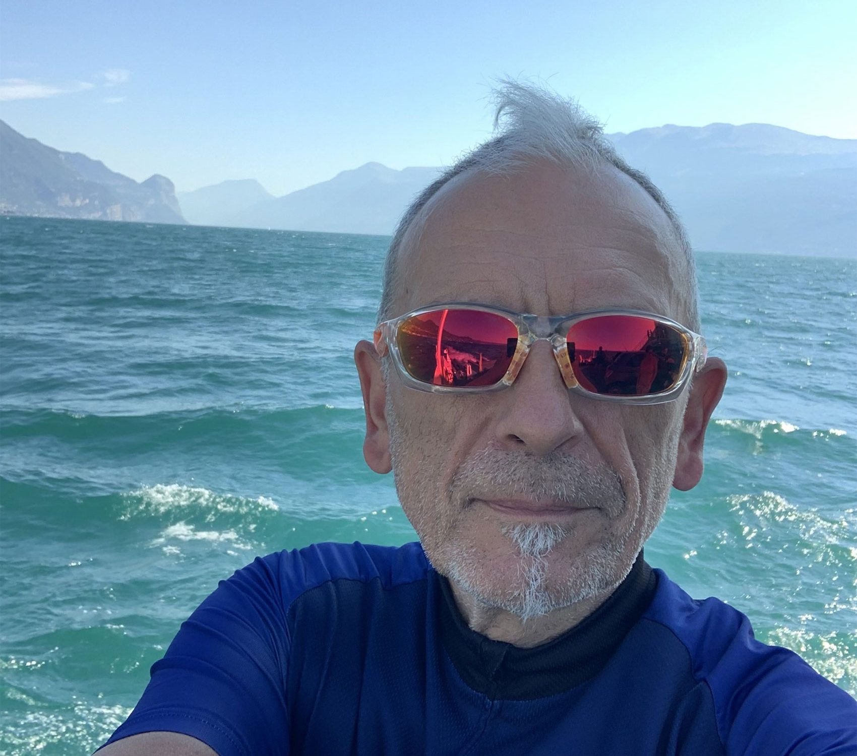 ego auf der faehre am lago