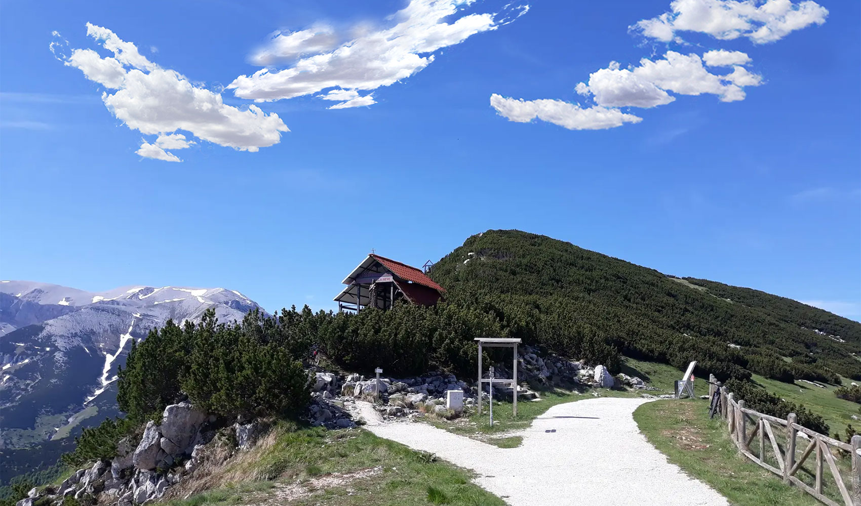 schotterweg am ende der tour zum blockhaus