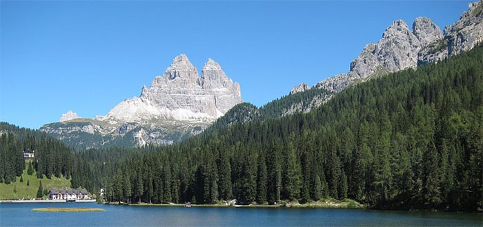 der lago di misurina mit dem monte cristallo in hintergrund